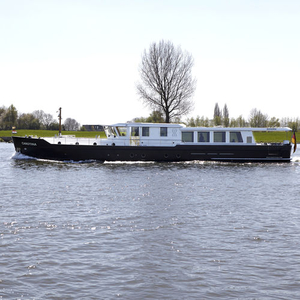 Inboard express cruiser - Altena Yachting - wheelhouse / canal