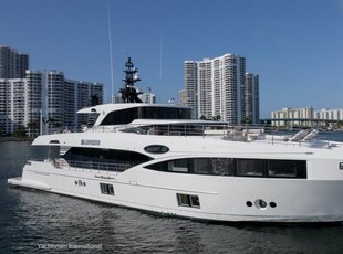 Majesty Yachts 100