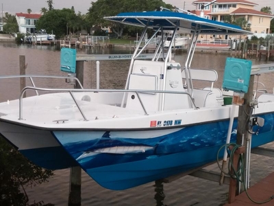 2005 Twin Vee Ocean Cat Re Powered 6 Year Warranty powerboat for sale in Florida