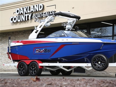 2019 Malibu 22 LSV Wakesetter - New Arrival!! Only 125 Hours!