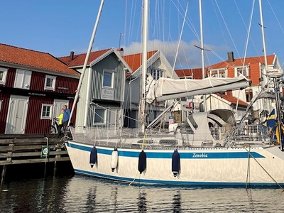 Sweden Yachts 38