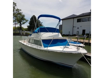 1978 Luhrs 28 ft flybridge powerboat for sale in Michigan