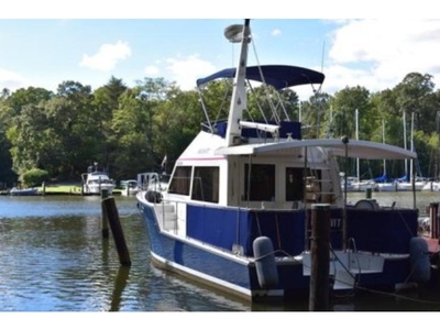 2006 Island Pilot 395 Fast Planning Cross Over Trawler powerboat for sale in Maryland