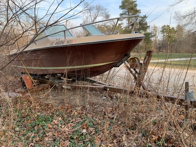 Century 18' Boat Located In Ann Arbor, MI - Has Trailer