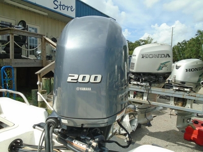 Yamaha 200 hp 4 stroke Outboard Motor
