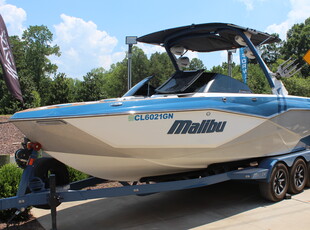 2023 Malibu Boats 25 LSV