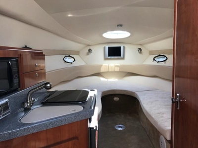 2006 Larson Cabrio 274 powerboat for sale in Oregon