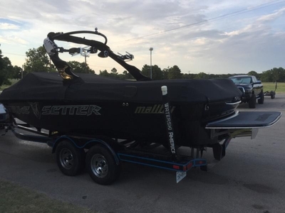 2008 Malibu 23 LSV powerboat for sale in Texas