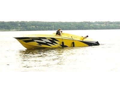 1999 Fountain 47 Lightning powerboat for sale in Iowa