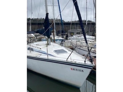 1986 Hunter 28.5 sailboat for sale in Tennessee