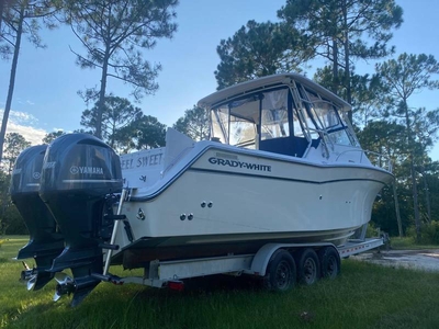 2005 Grady White 330 Express powerboat for sale in Florida