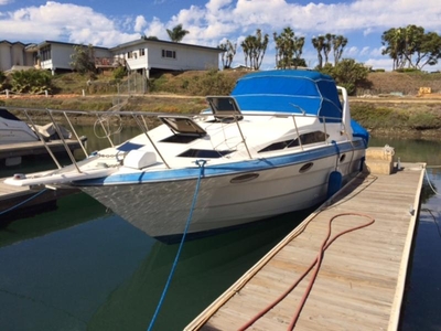 1988 Bayliner Avanti powerboat for sale in California