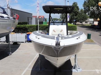 Boston Whaler 270 Outrage (2002) for sale