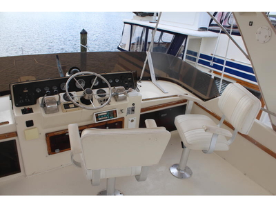 1980 Chris craft Corinthian Sun Deck trawler powerboat for sale in Florida