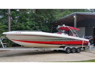 2007 Renegade 38 powerboat for sale in Texas
