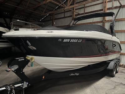 2018 Sea Ray SLX 230 powerboat for sale in Minnesota