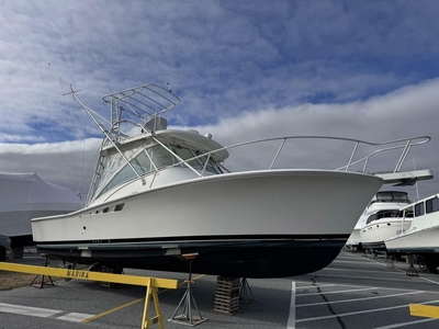 2003 Luhrs 32'