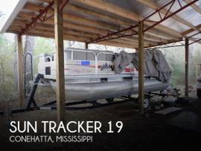 2011, Sun Tracker, Party Barge 20 CL