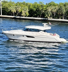 2017 Tiara Yachts 44' C44 Coupe