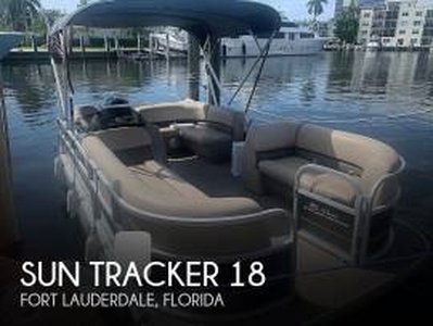 2022, Sun Tracker, 18 DLX Party Barge