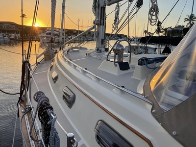 2004 Island Packet 370 sailboat for sale in Outside United States