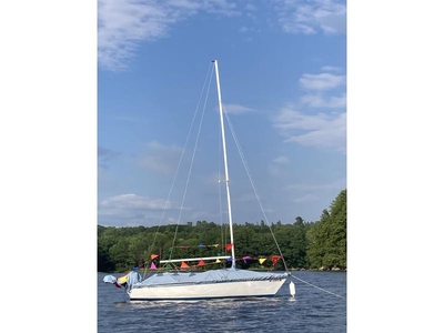 1982 Hunter 19 sailboat for sale in Maine