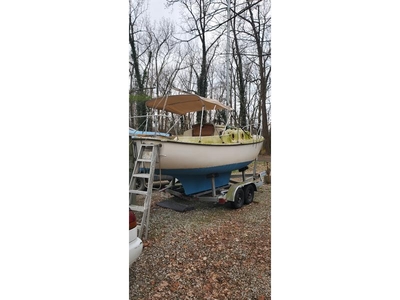 1983 Hutchins Compac 23 sailboat for sale in Indiana