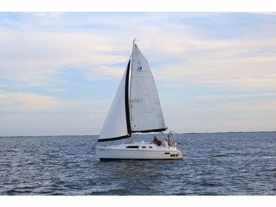 2003 Hunter 306 sailboat for sale in New York