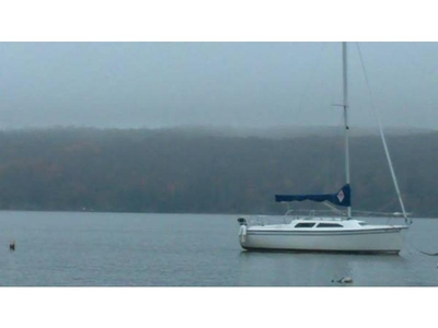 1997 Catalina 250 sailboat for sale in New York