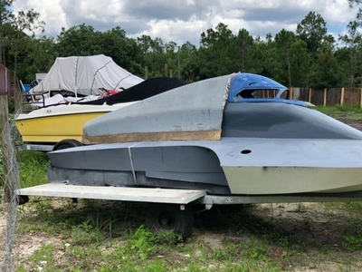 Hydroplane Racing Go Fast Boat