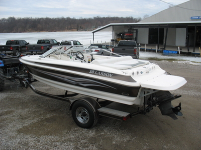 - Larson Boats - SEi 180 Ski'N Fish Vec V6 Power NICE One Owner