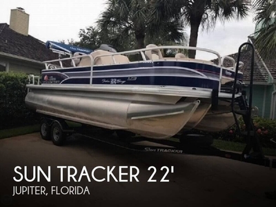 Sun Tracker Fishin' Barge 22 DLX
