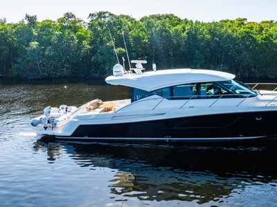 Florida, TIARA, Cruising Yacht