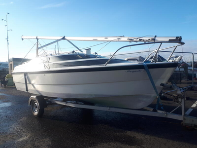 For Sale: MacGregor 19 with outstanding trailer and engine