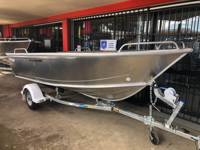 NEW HORIZON ALUMINIUM BOATS 420 ALLROUNDER FITTED WITH SIDE DECKS AND 4 ROD HOLDERS IN STOCK