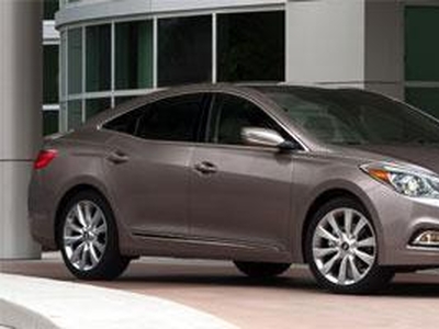 2013 Hyundai Azera for Sale in Northwoods, Illinois