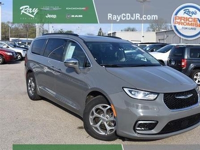2022 Chrysler Pacifica for Sale in Chicago, Illinois