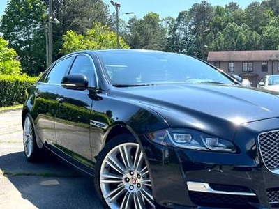 Jaguar XJ 5.0L V-8 Gas Supercharged