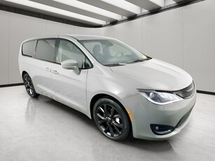 PRE-OWNED 2020 CHRYSLER PACIFICA TOURING