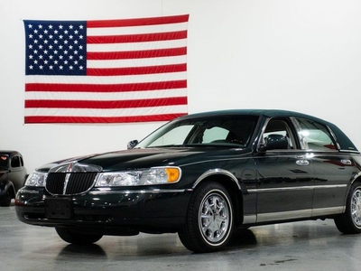 2002 Lincoln Town Car Signature Series