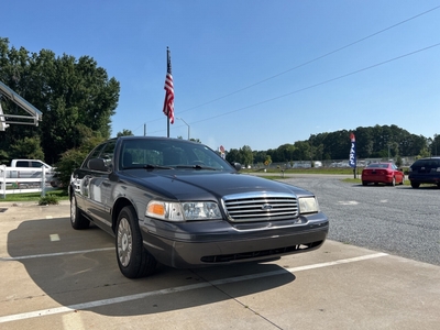 2005 Ford Crown Victoria Police Interceptor w/Street Appearance Package 4dr Sedan (3.27 Axle) for sale in Benson, NC