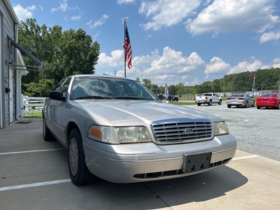 2005 Ford Crown Victoria Police Interceptor w/Street Appearance Package 4dr Sedan (3.27 Axle) w/Driv for sale in Benson, NC