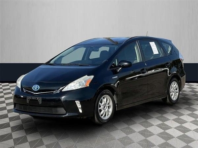 2013 Toyota Prius v for Sale in Northwoods, Illinois