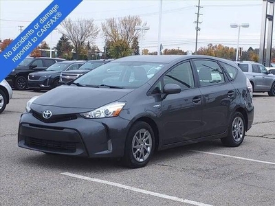 2016 Toyota Prius v for Sale in Northwoods, Illinois
