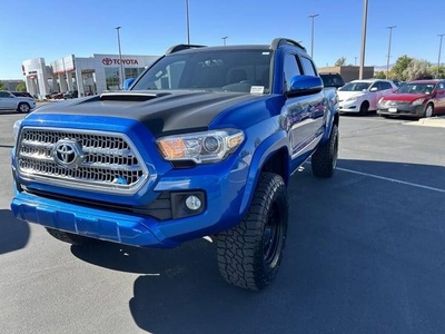 2017 Toyota Tacoma for Sale in Chicago, Illinois