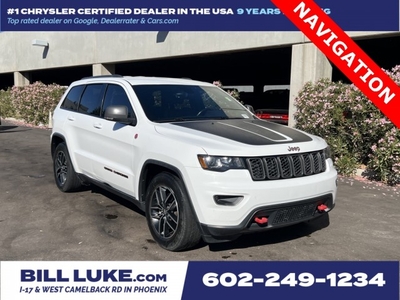 PRE-OWNED 2017 JEEP GRAND CHEROKEE TRAILHAWK WITH NAVIGATION & 4WD