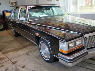 FOR SALE: 1986 Cadillac Fleetwood $18,995 USD