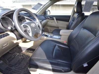 2011 Toyota Highlander in Midway City, CA