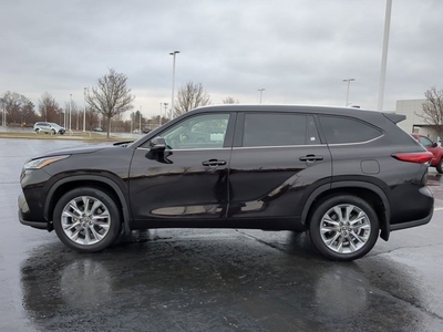 2022 Toyota Highlander Limited in Naperville, IL