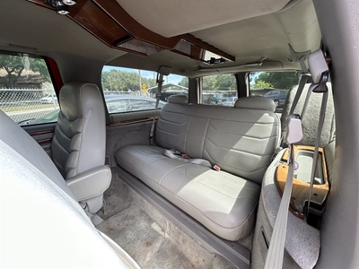 1995 Chevrolet Suburban 2500 LS in Tampa, FL